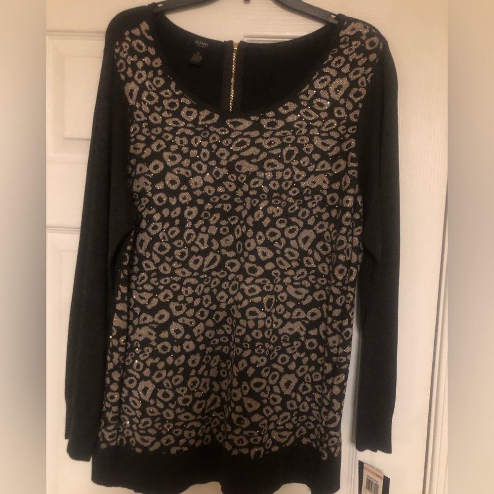 NWT Alfani Gray and Gold Cheetah Print 1x